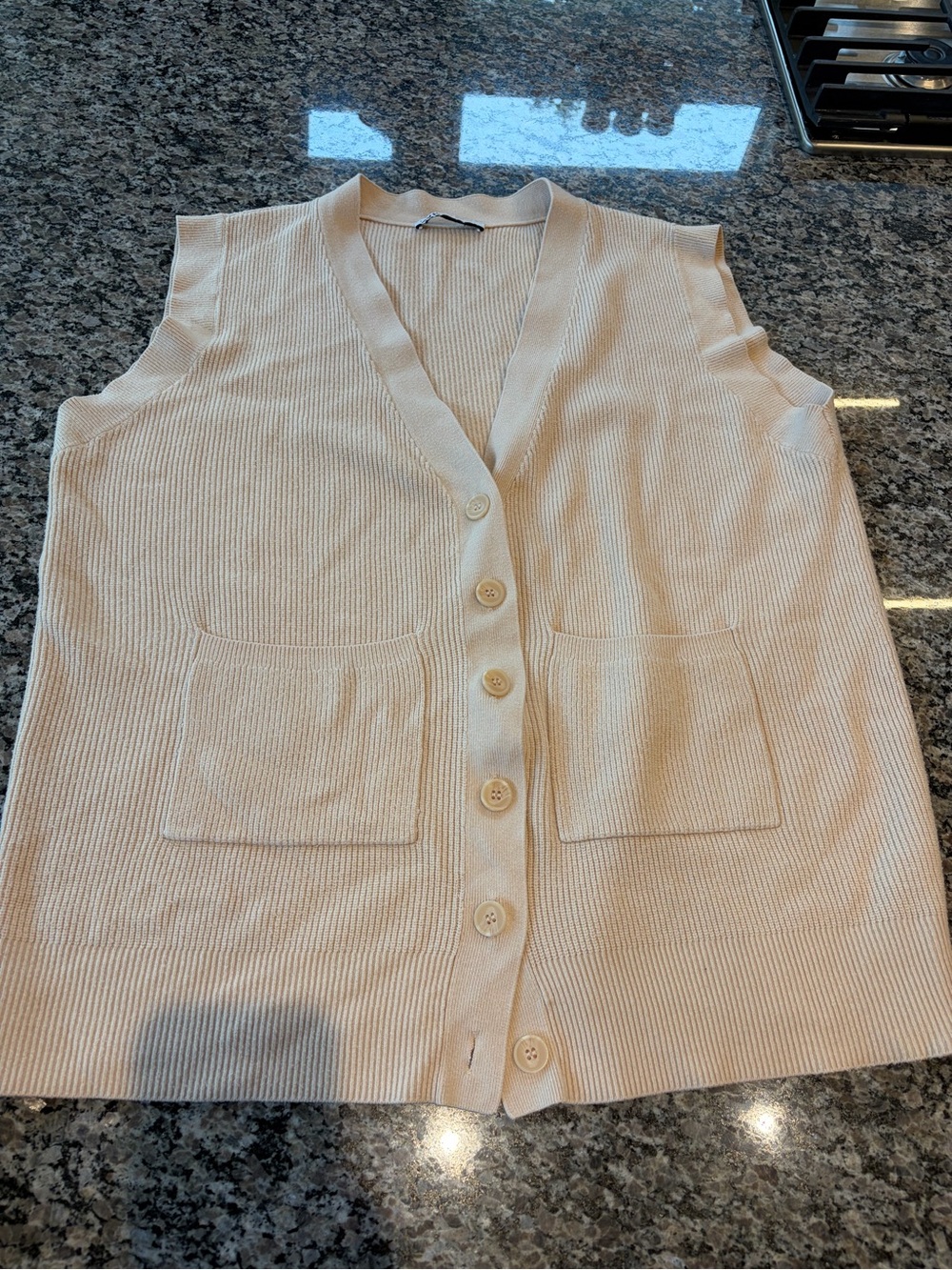 Zara Cream Sleeveless Button-Front Knit Vest